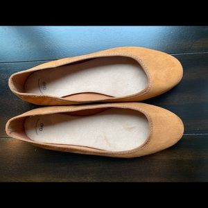 Gap camel suede flats